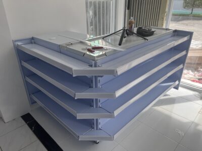 Jual Meja Kasir Shelving Padang dapatkan dari Surau Ritel terbaik dan murah