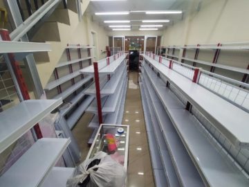 Rak Besi MInimarket Tarusan