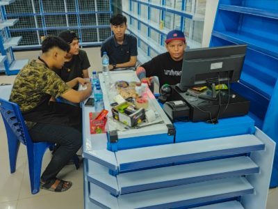 Rak Besi Minimarket Kupitan