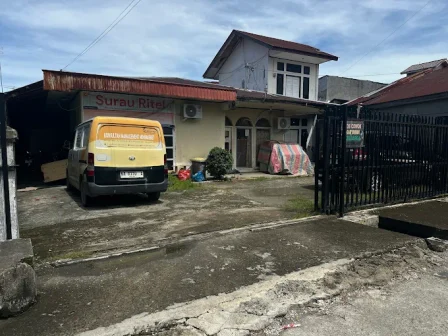 Surau Ritel toko tak minimarket terdekat di padang tampak dari depan